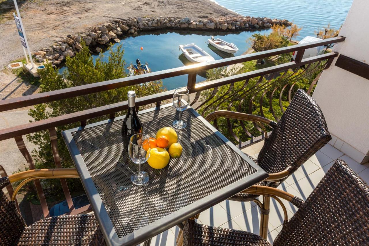 Bed and Breakfast Pansion Croatia Стариград-Пакленица Экстерьер фото
