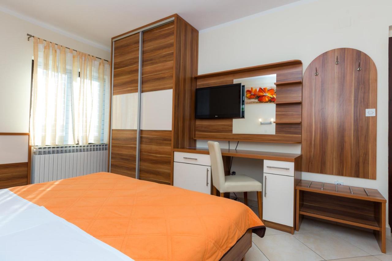 Bed and Breakfast Pansion Croatia Стариград-Пакленица Экстерьер фото