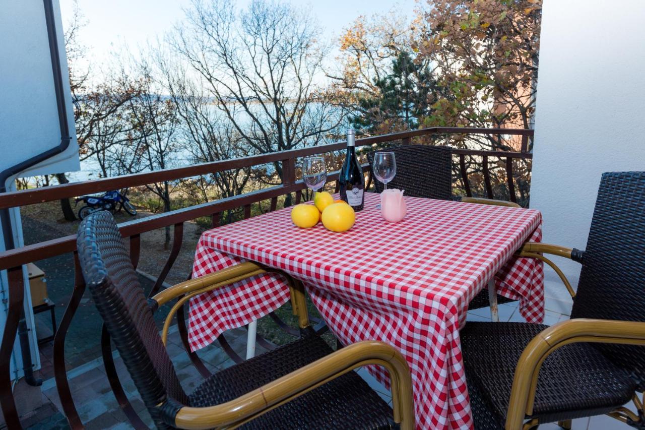 Bed and Breakfast Pansion Croatia Стариград-Пакленица Экстерьер фото