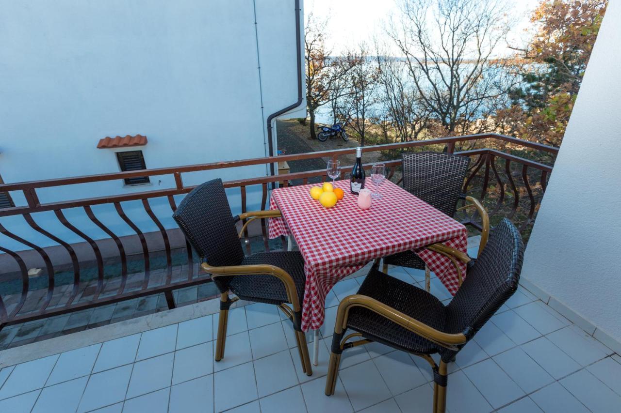 Bed and Breakfast Pansion Croatia Стариград-Пакленица Экстерьер фото