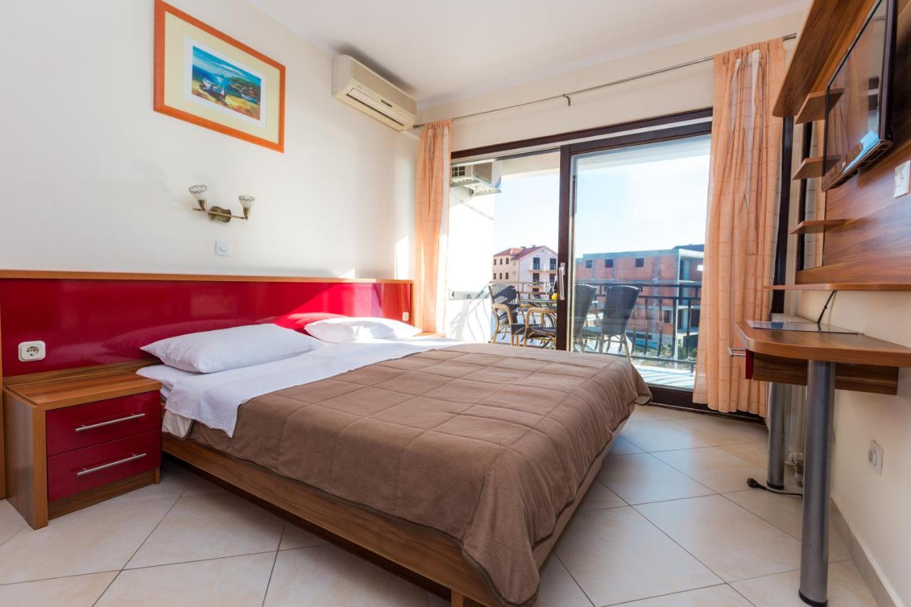 Bed and Breakfast Pansion Croatia Стариград-Пакленица Экстерьер фото