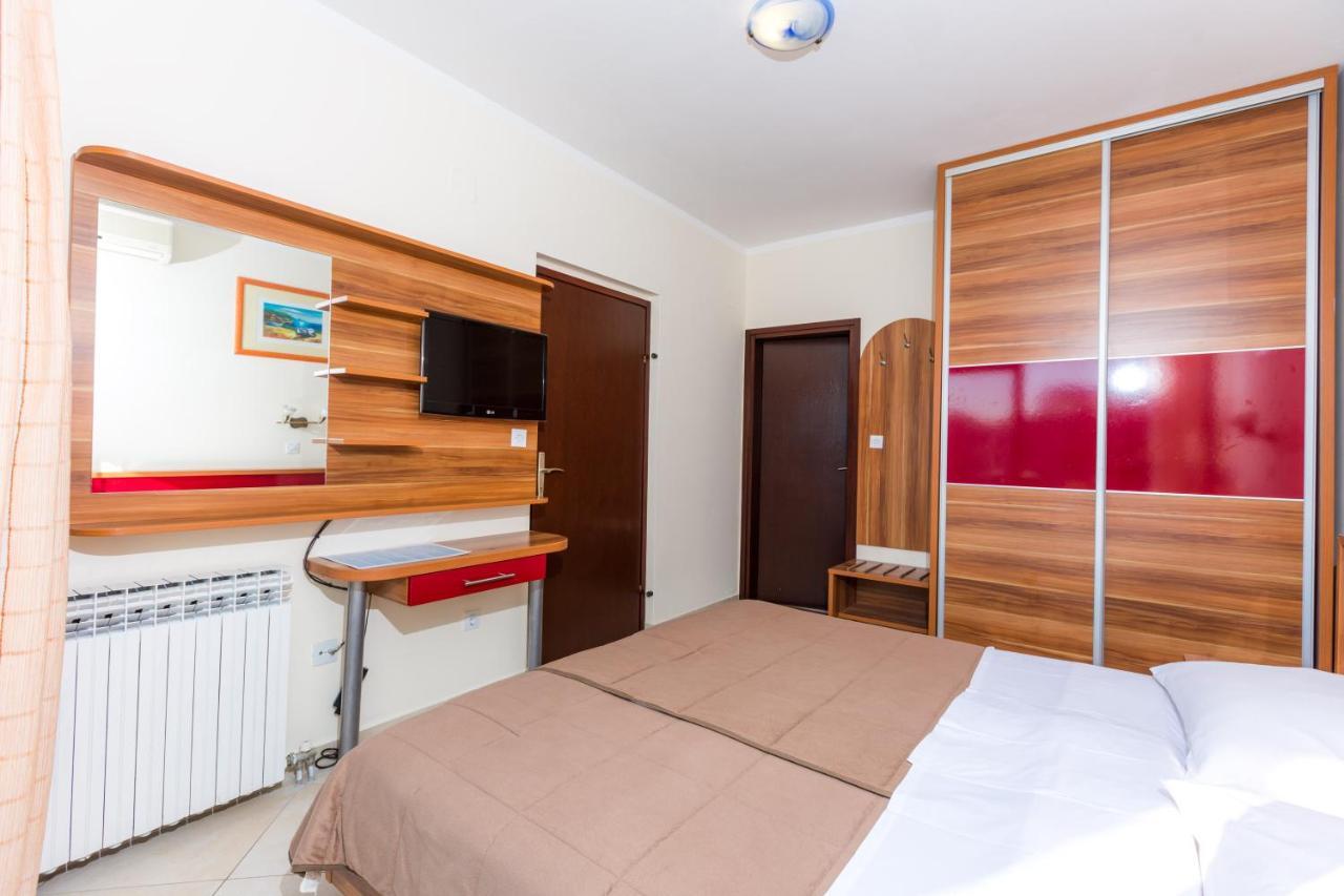 Bed and Breakfast Pansion Croatia Стариград-Пакленица Экстерьер фото