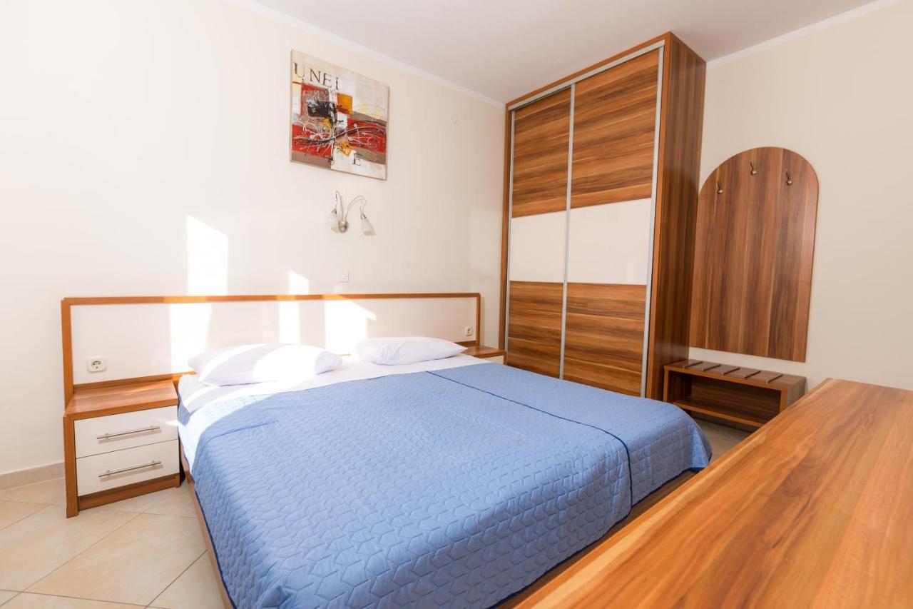 Bed and Breakfast Pansion Croatia Стариград-Пакленица Экстерьер фото