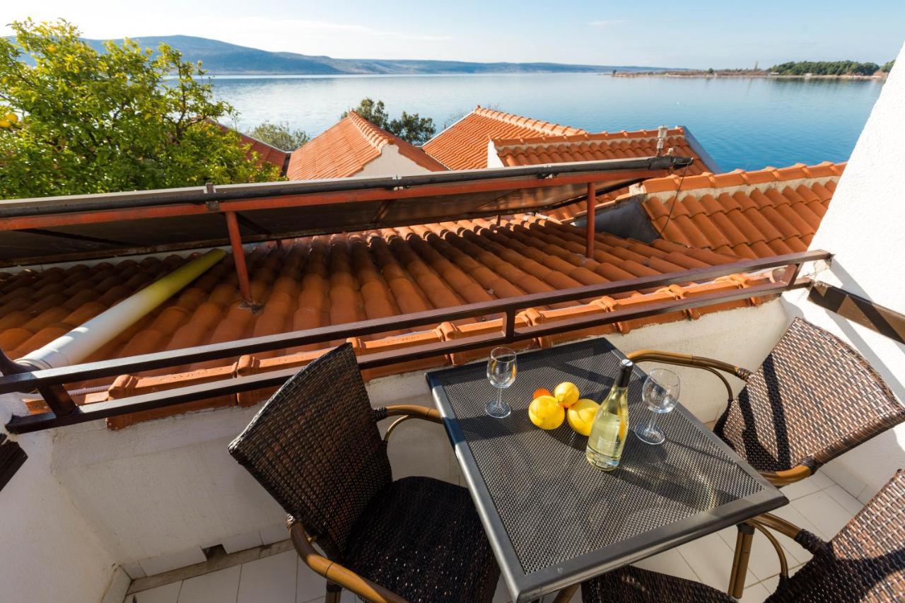 Bed and Breakfast Pansion Croatia Стариград-Пакленица Экстерьер фото