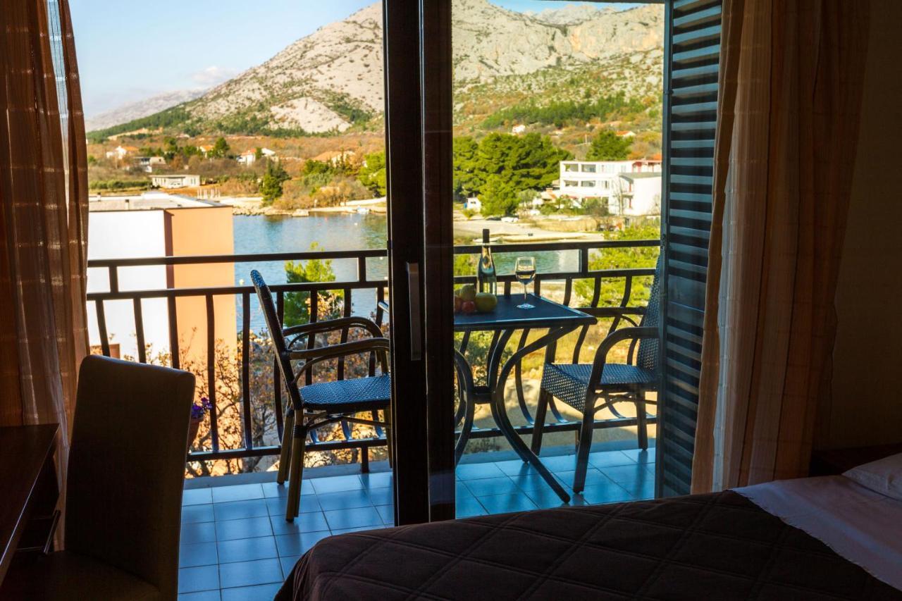 Bed and Breakfast Pansion Croatia Стариград-Пакленица Экстерьер фото
