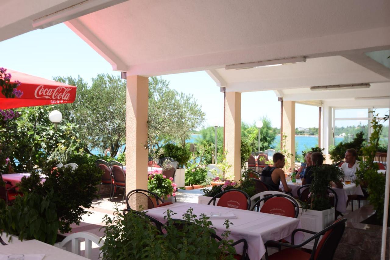 Bed and Breakfast Pansion Croatia Стариград-Пакленица Экстерьер фото